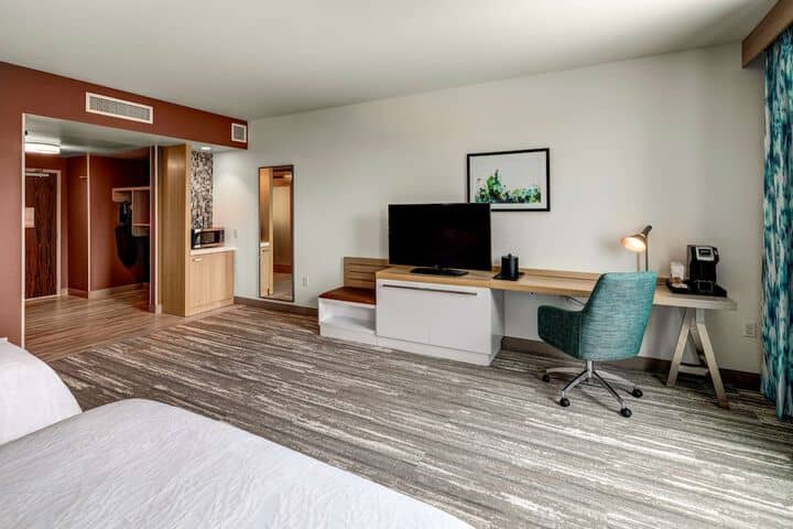 Room 10 of 48