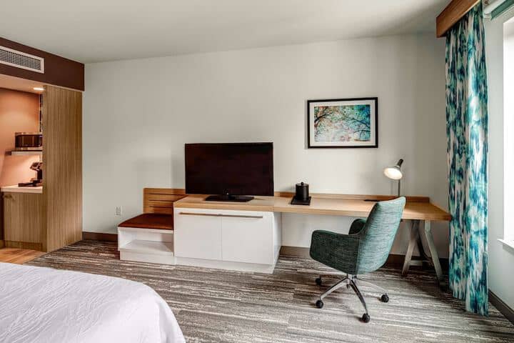 Room 9 of 48