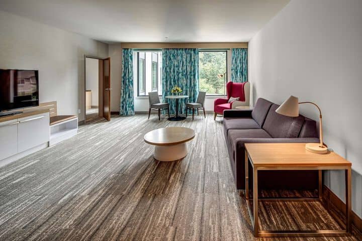 Room 21 of 48