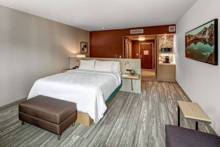 Room 17 of 48