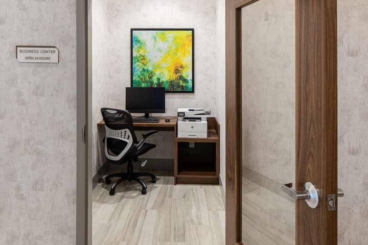 Business Center 40 of 48